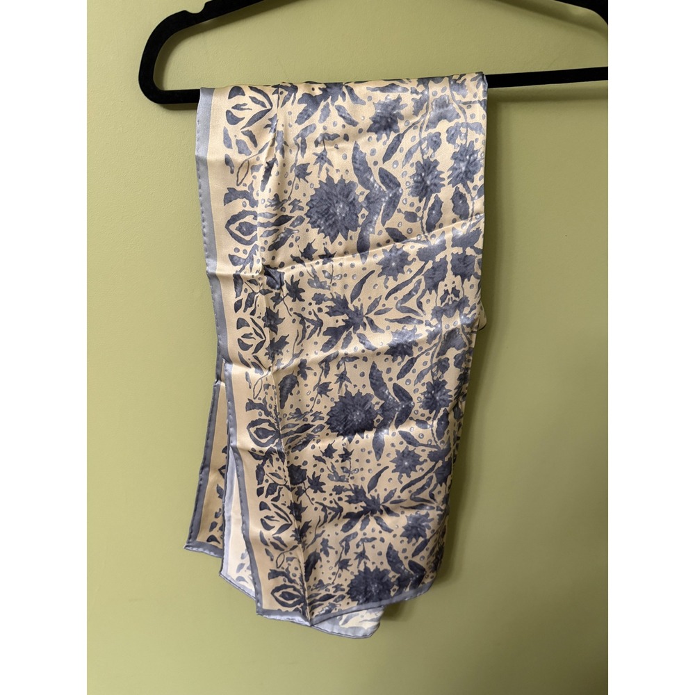 Smithsonian Institution Handmade 100% Silk Scarf Gold Grey Floral Damask A217811